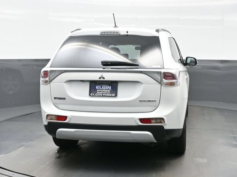 Used 2015 Mitsubishi Outlander SE AWD/4WD image 5