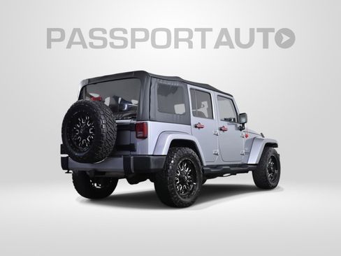Used 2016 Jeep Wrangler Unlimited Sahara image 10
