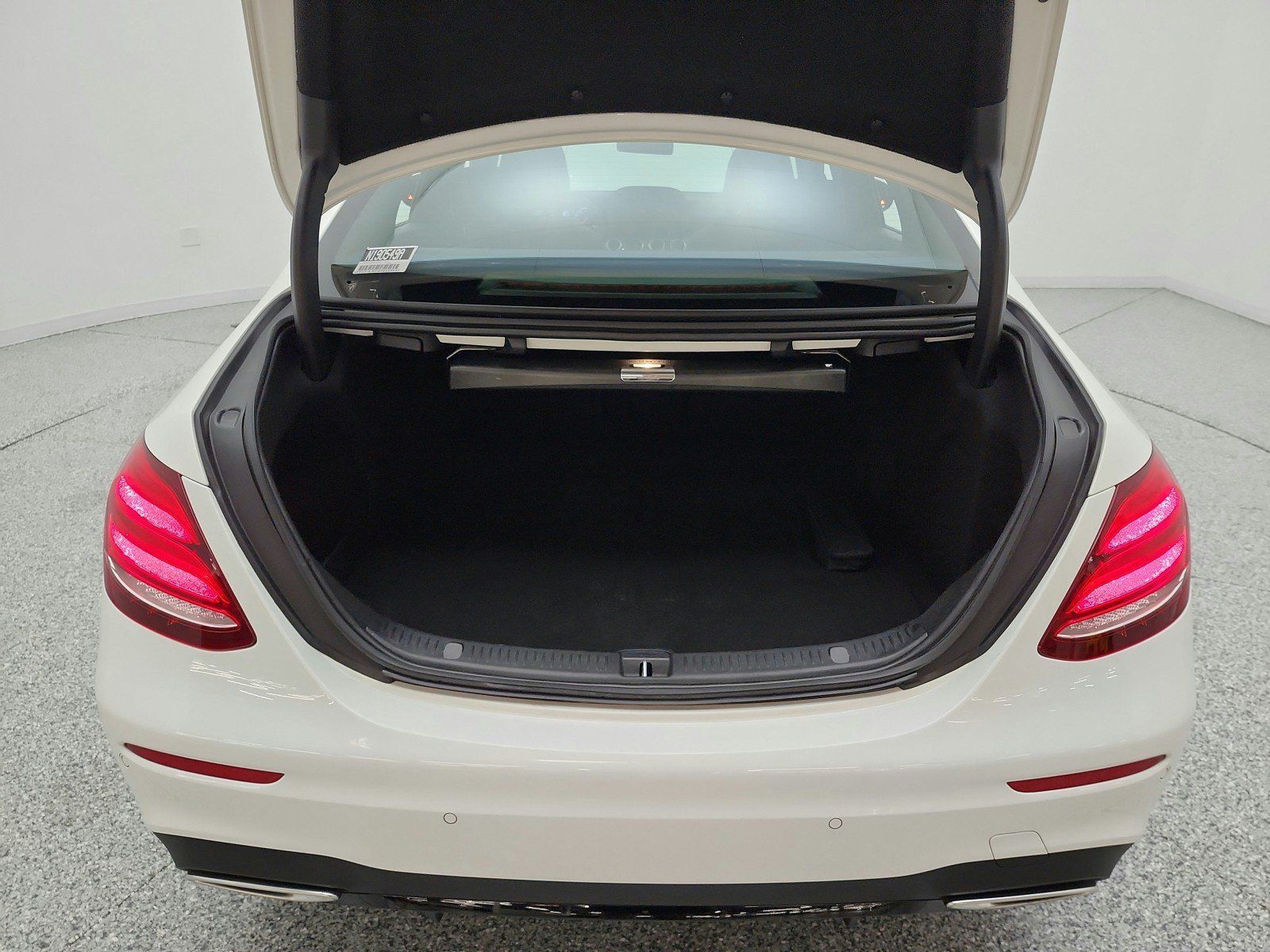 Used 2019 Mercedes-Benz E 300 image 18
