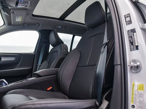 New 2026 Volvo XC40 B5 Ultra w/ Climate Package image 20