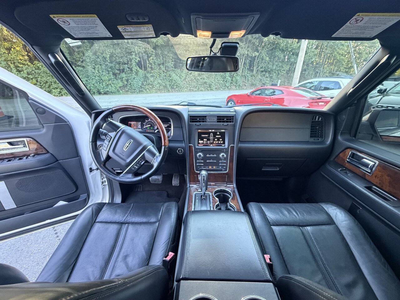Used 2015 Lincoln Navigator 2WD image 12