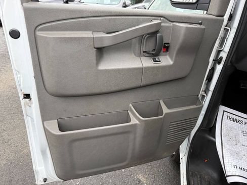 Used 2021 Chevrolet Express 3500 Extended w/ Driver Convenience Package RWD image 12
