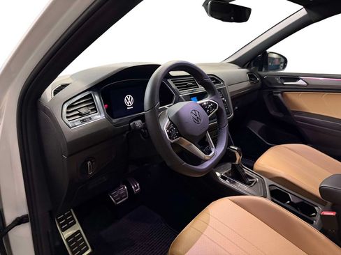 Used 2022 Volkswagen Tiguan SE R-Line FWD image 16