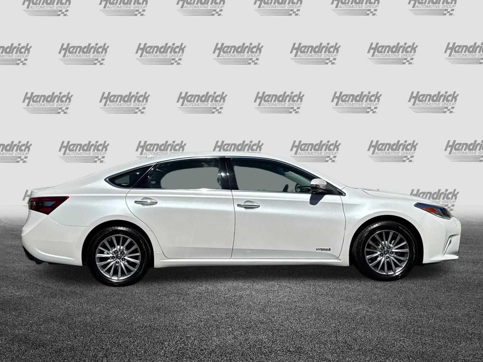 Used 2016 Toyota Avalon Limited FWD image 3