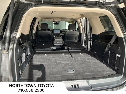 Used 2023 Ford Expedition XLT image 23