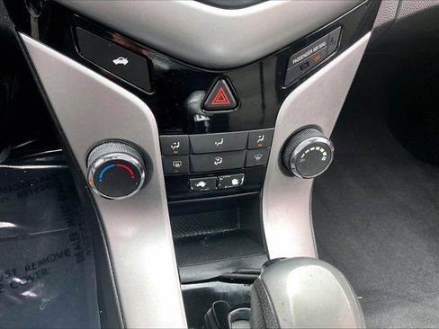 Used 2015 Chevrolet Cruze LS image 23