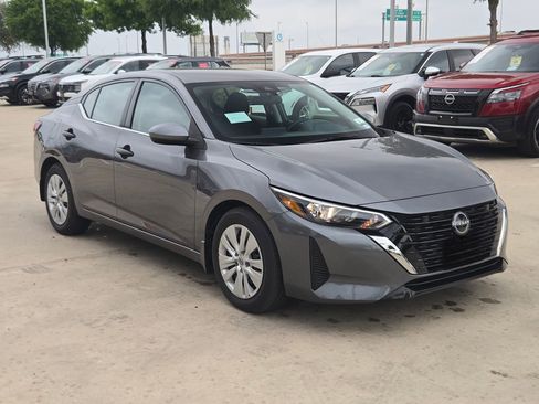 Used 2025 Nissan Sentra S image 1