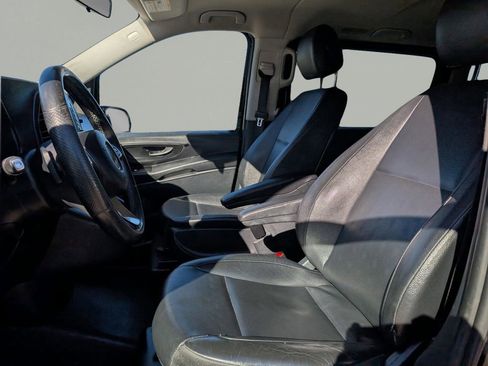 Used 2020 Mercedes-Benz Metris Passenger w/ Premium Safety Package image 18