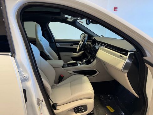 New 2025 Jaguar F-PACE R-Dynamic S image 16