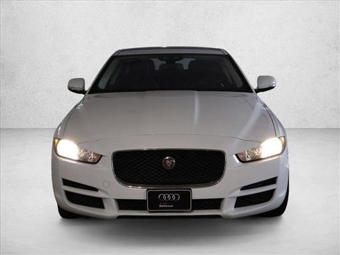 Used 2017 Jaguar XE Premium AWD/4WD image 2