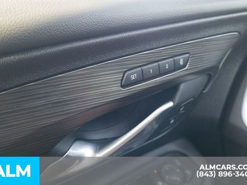 Used 2024 GMC Terrain SLT FWD image 34