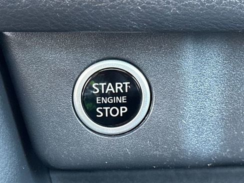 Used 2023 Nissan Rogue SV w/ SV Premium Package image 35