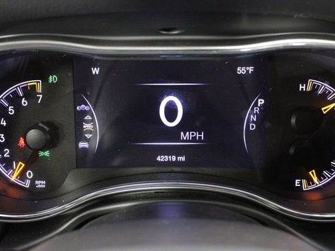 Used 2021 Jeep Grand Cherokee Limited w/ Sun & Sound Group image 28