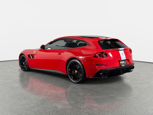 Used 2018 Ferrari GTC4Lusso T image 5