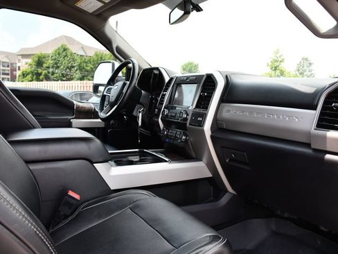 Used 2019 Ford F250 Lariat w/ Lariat Value Package AWD/4WD image 31