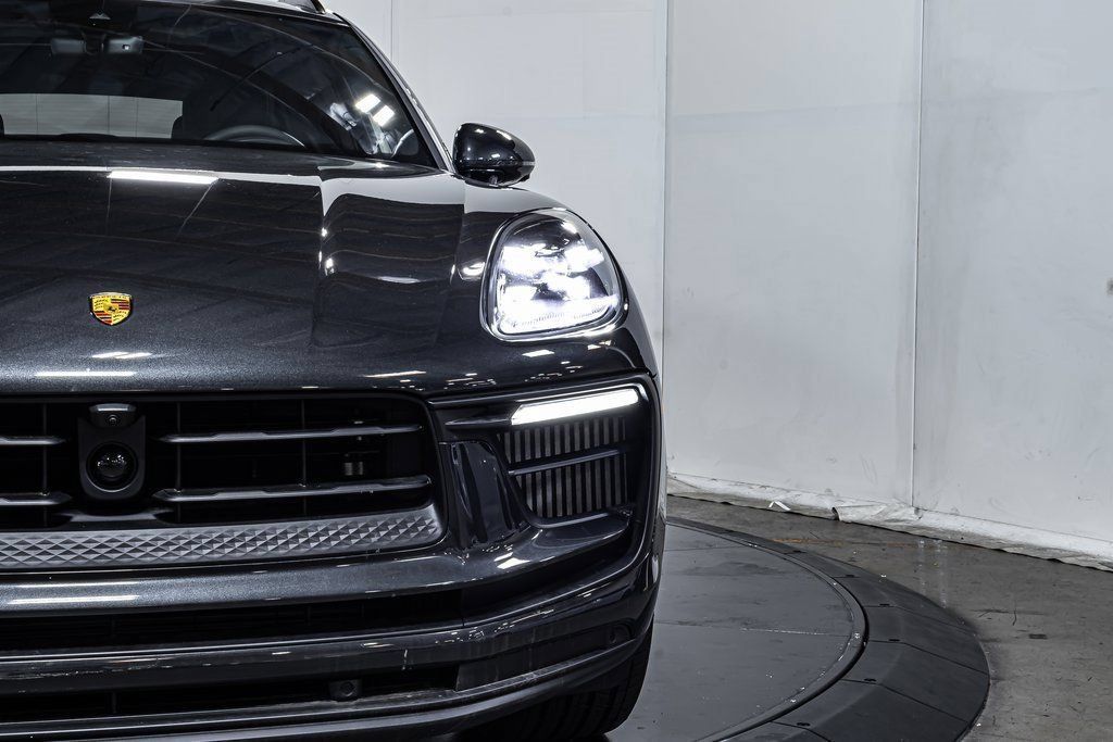 Certified 2025 Porsche Macan S AWD/4WD image 20