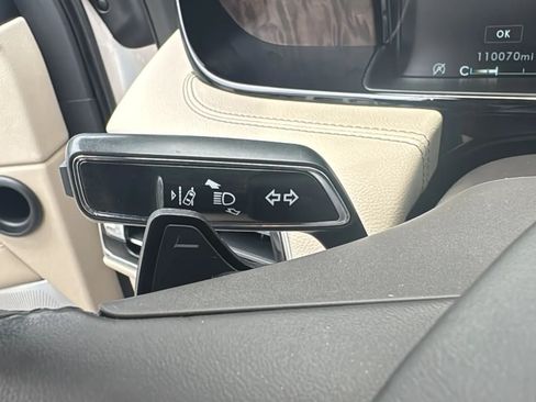 Used 2019 Lincoln Navigator Reserve AWD/4WD image 14