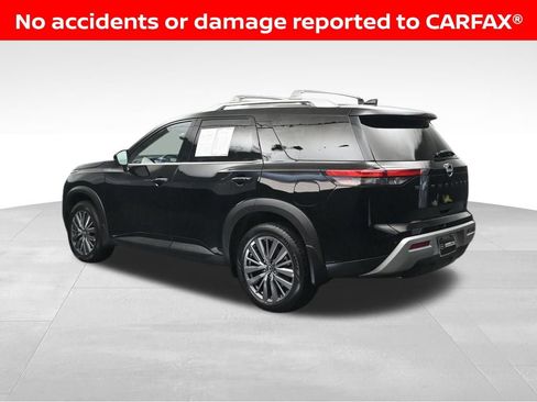 Used 2024 Nissan Pathfinder SL w/ SL Premium Package FWD image 3
