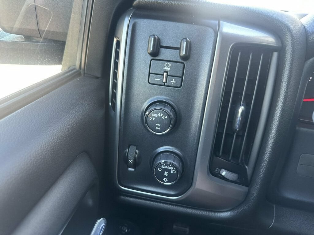 Used 2017 Chevrolet Silverado 1500 LT w/ All Star Edition AWD/4WD image 14