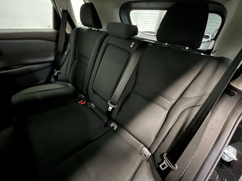 Used 2023 Nissan Rogue S image 14