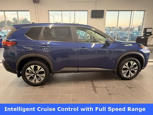 Used 2022 Nissan Rogue SV image 9