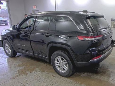 Used 2023 Jeep Grand Cherokee Laredo w/ Luxury Tech Group I image 2