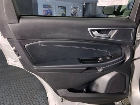 Used 2018 Ford Edge Titanium AWD/4WD image 18