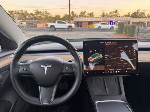 Used 2021 Tesla Model 3 Standard Range Plus RWD image 18