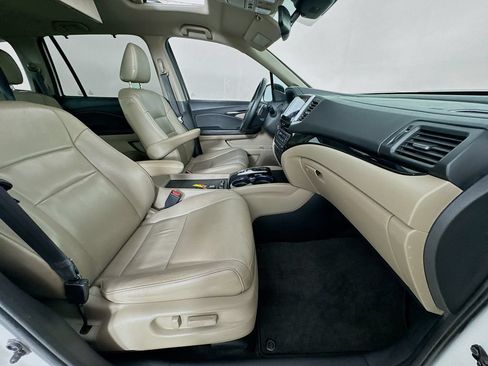 Used 2016 Honda Pilot Touring image 36