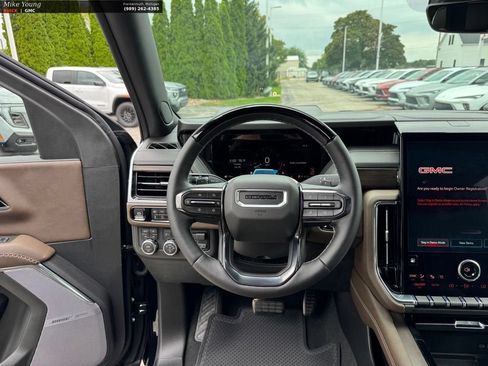 New 2026 GMC Yukon Denali Ultimate AWD/4WD image 17