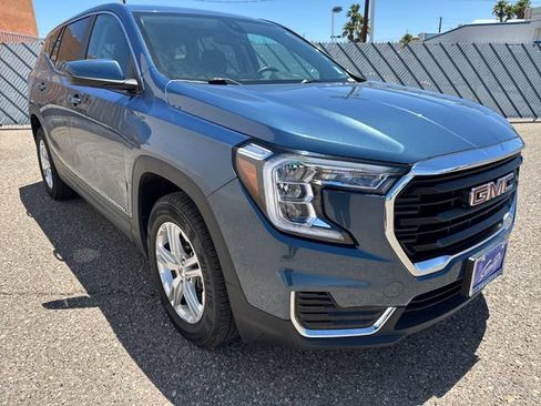 Used 2024 GMC Terrain SLE AWD/4WD image 7