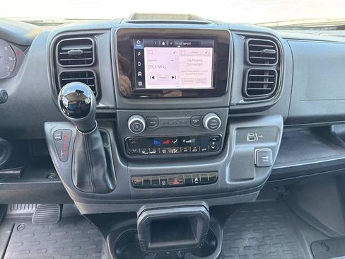 Used 2024 RAM ProMaster 2500 w/ Convenience Group image 27
