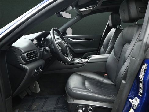 Used 2022 Maserati Levante Modena image 11