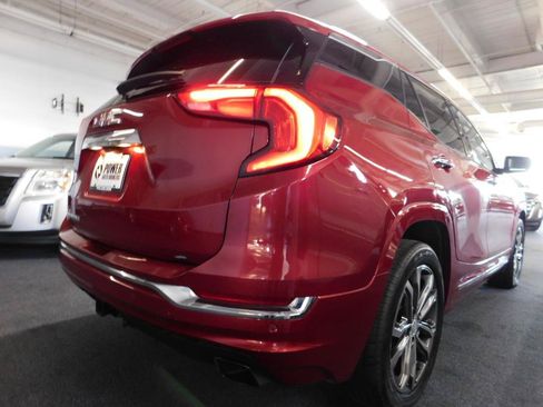 Used 2019 GMC Terrain Denali w/ Advanced Safety Package FWD image 9