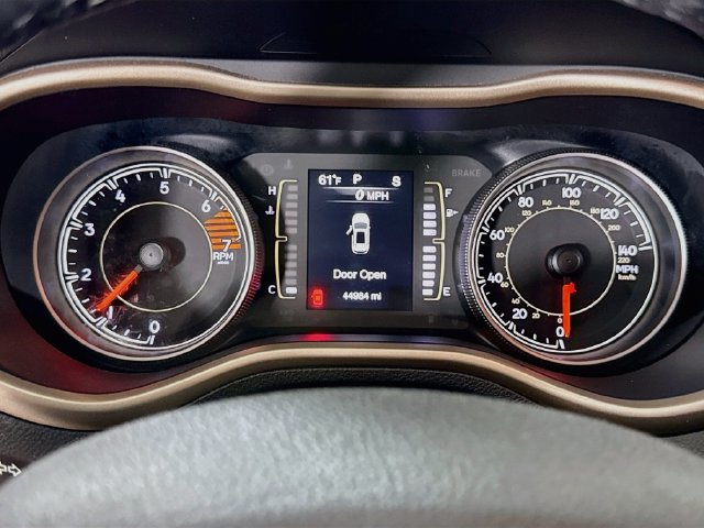 Used 2017 Jeep Cherokee Sport w/ Cold Weather Group AWD/4WD image 12