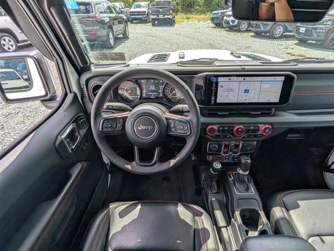 Used 2024 Jeep Gladiator Rubicon image 19