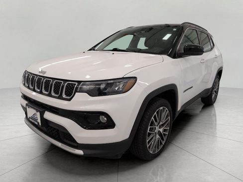 Used 2023 Jeep Compass Limited w/ Elite Group AWD/4WD image 12