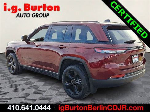 Used 2025 Jeep Grand Cherokee Limited w/ Black Appearance Package image 4