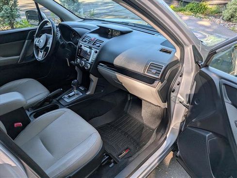 Used 2017 Subaru Forester 2.5i Limited AWD/4WD image 11