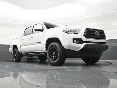 Used 2022 Toyota Tacoma SR5 RWD image 29