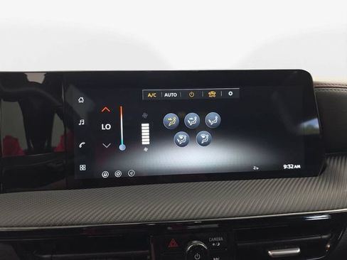 Used 2026 Nissan Kicks SR FWD image 40