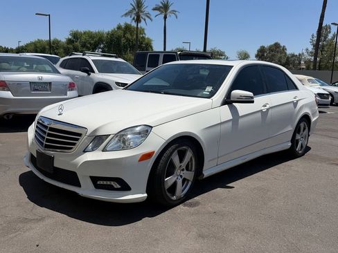 Used 2011 Mercedes-Benz E 350 4MATIC Sedan image 2