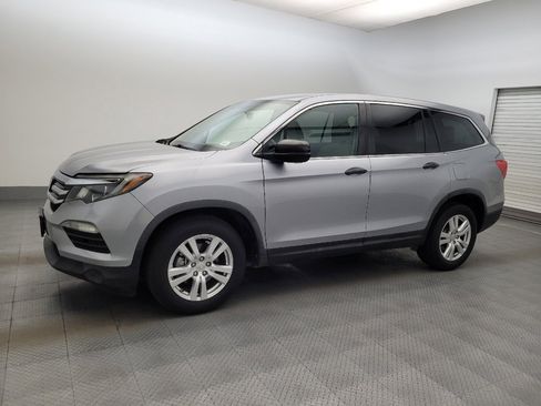 Used 2017 Honda Pilot LX image 2