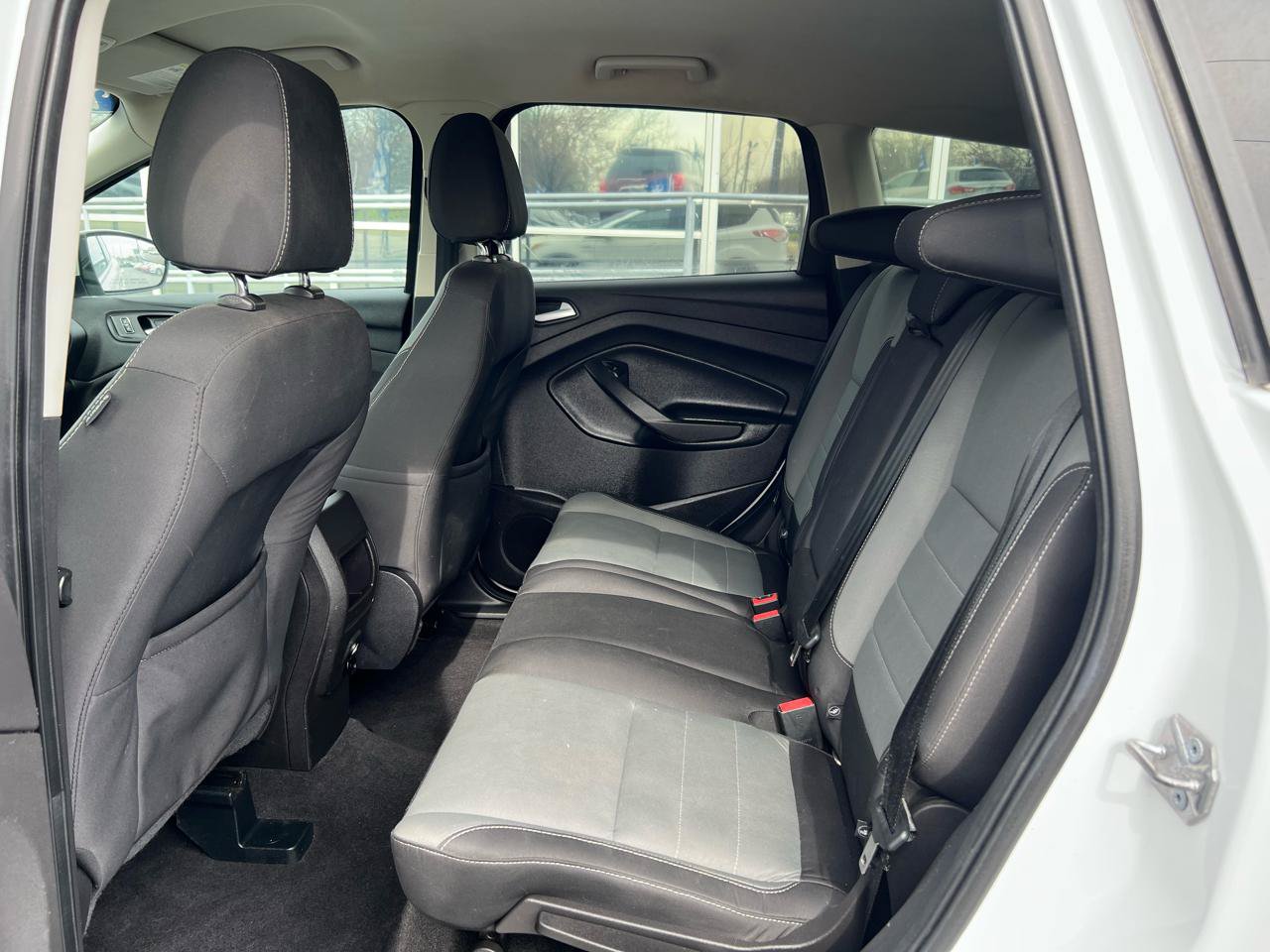 Used 2016 Ford Escape SE FWD image 12