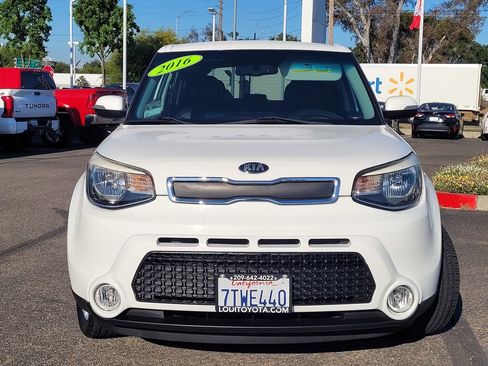 Used 2016 Kia Soul ! FWD image 2