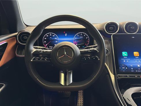 Used 2025 Mercedes-Benz GLC 300 4MATIC image 13