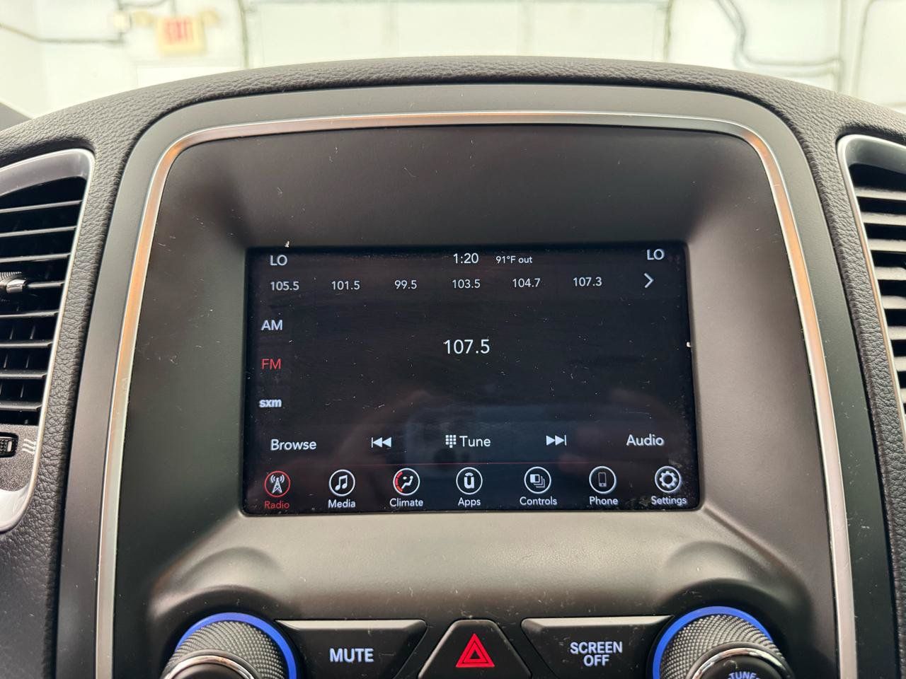 Used 2020 Dodge Durango SXT RWD image 24