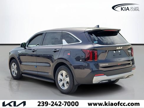 New 2026 Kia Sorento LX FWD image 4