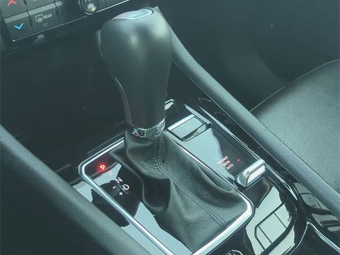 Certified 2024 Jeep Compass Limited image 20