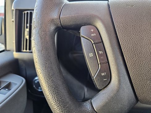 Used 2017 GMC Savana 2500 G2500 Cargo image 7